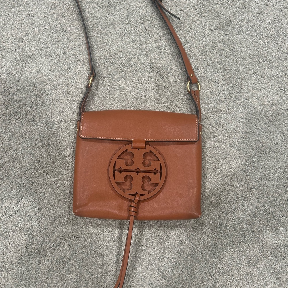 Tory Burch Miller Logo Leather Crossbody
Bag. Aged camello - Picture 4 of 12